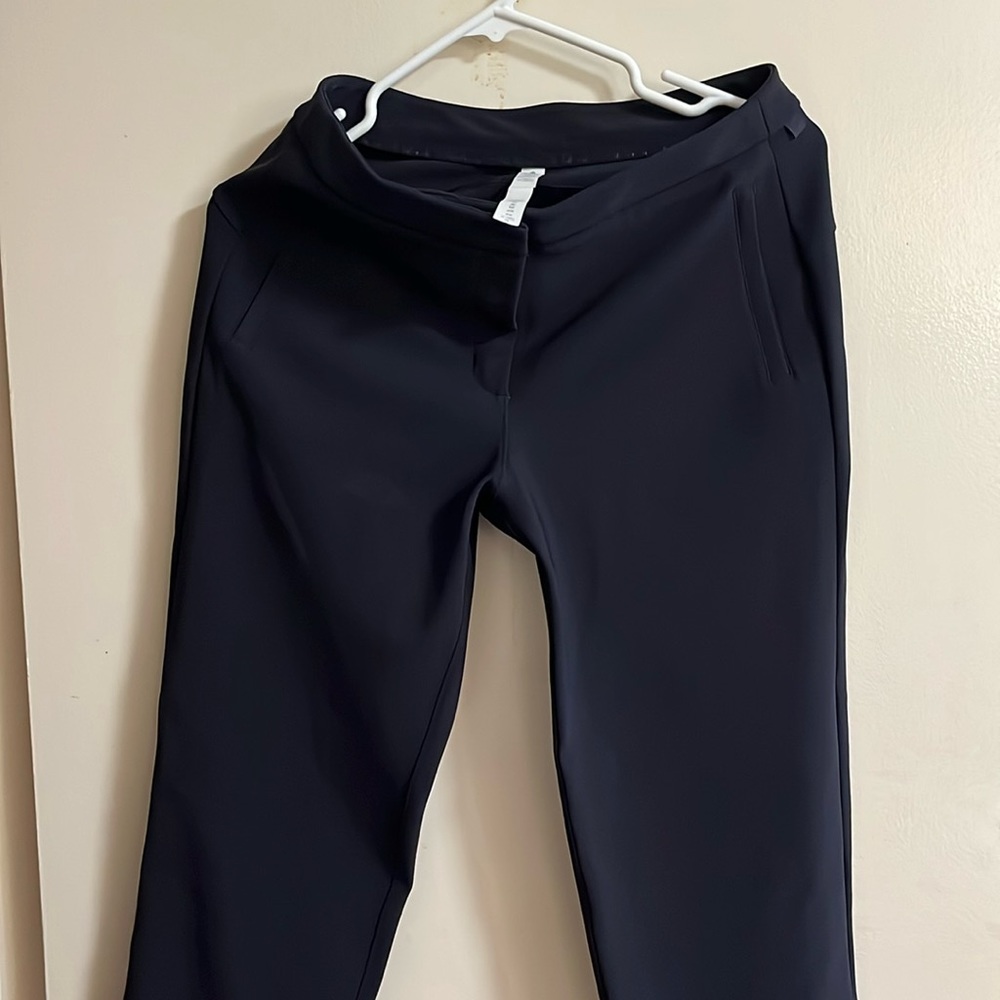Lululemon On the Move Pant 28”
